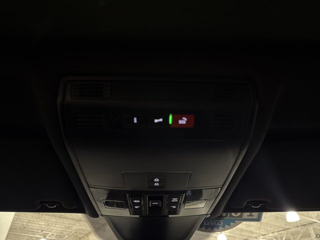 Certified 2024 Volkswagen Tiguan SE R-Line AWD/4WD image 34
