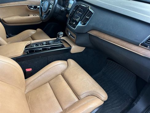 Used 2018 Volvo XC90 T6 Inscription w/ Convenience Package image 16