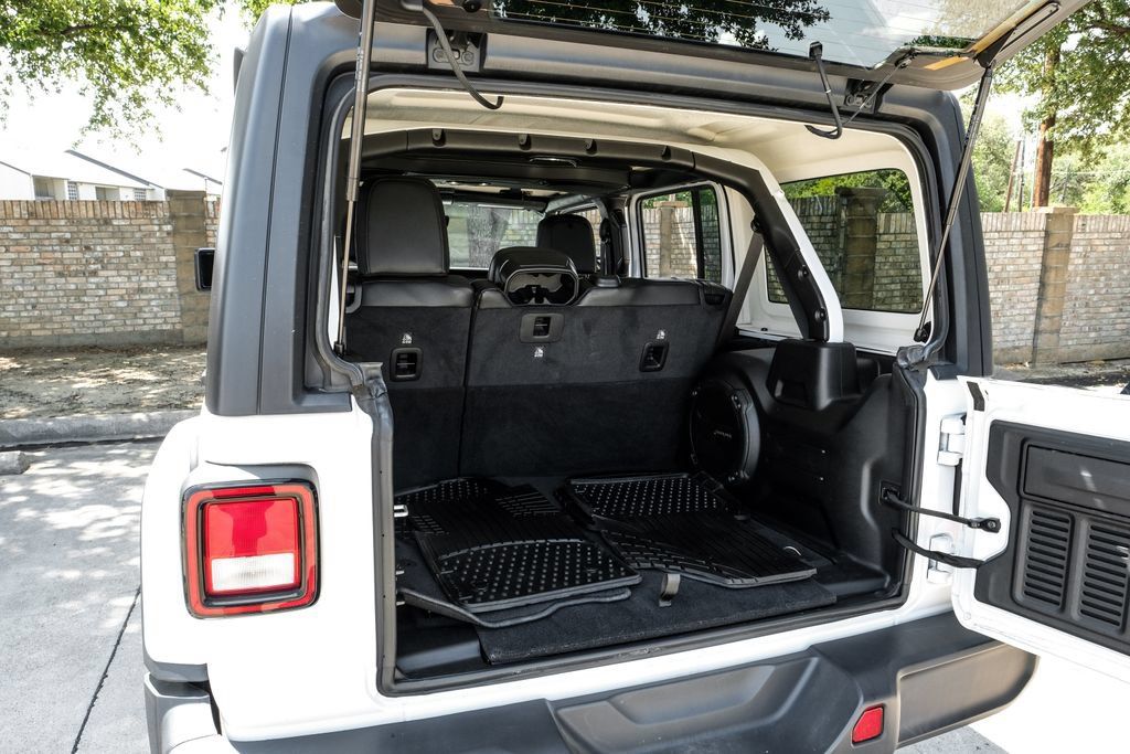 Used 2020 Jeep Wrangler Unlimited Sahara AWD/4WD image 61