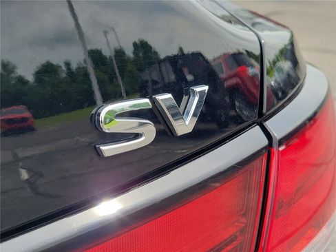 Used 2024 Nissan Sentra SV FWD image 9