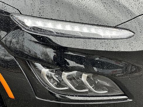 Used 2023 Hyundai Kona Limited image 10