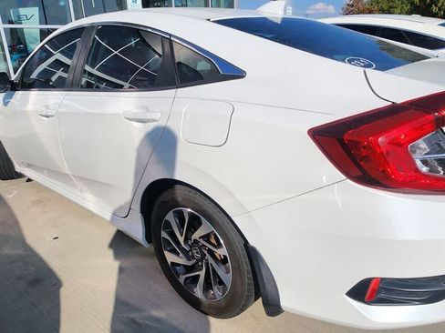 Used 2018 Honda Civic EX image 11