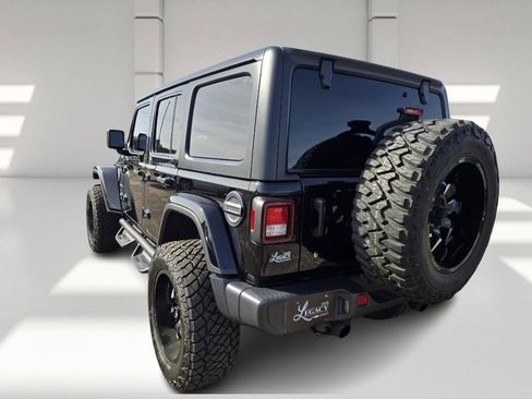 Used 2020 Jeep Wrangler Unlimited Sahara AWD/4WD image 5