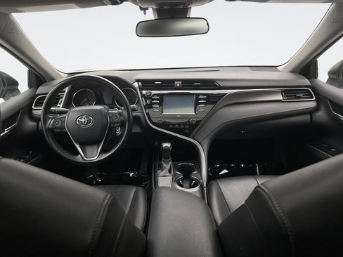 Used 2020 Toyota Camry SE FWD image 14