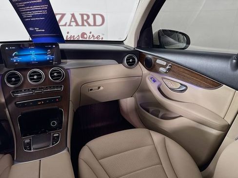 Used 2020 Mercedes-Benz GLC 300 image 27