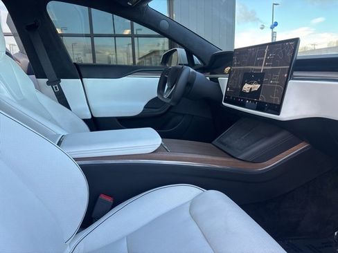 Used 2021 Tesla Model S Plaid image 12