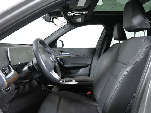 Used 2025 BMW X1 xDrive28i image 3