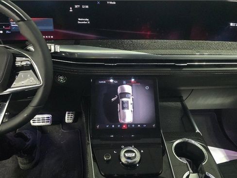 Used 2025 Cadillac Escalade V image 7