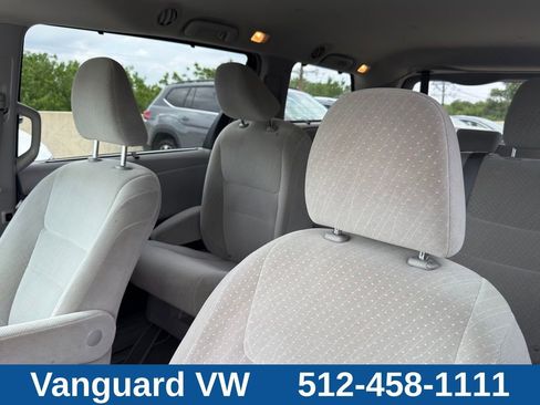 Used 2018 Toyota Sienna LE FWD image 13
