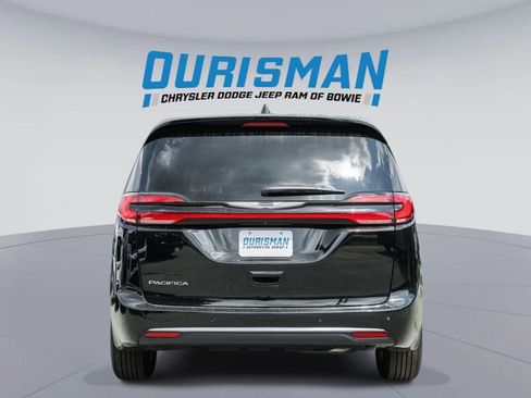 New 2025 Chrysler Pacifica Select image 5