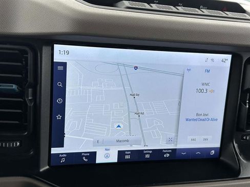 Used 2023 Ford Bronco Wildtrak image 18