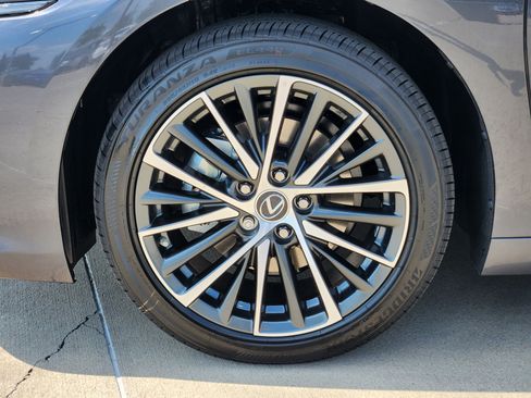 New 2025 Lexus ES 300h 300h image 10