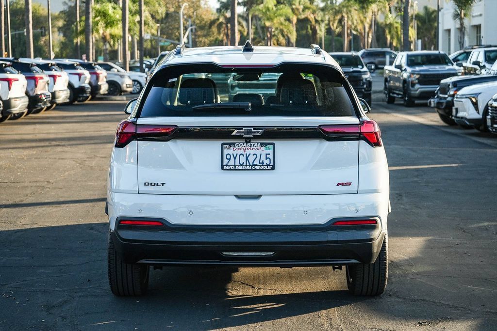 Used 2027 Chevrolet Bolt RS FWD image 5