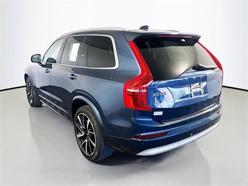 Used 2022 Volvo XC90 T6 Momentum w/ Advanced Package image 5