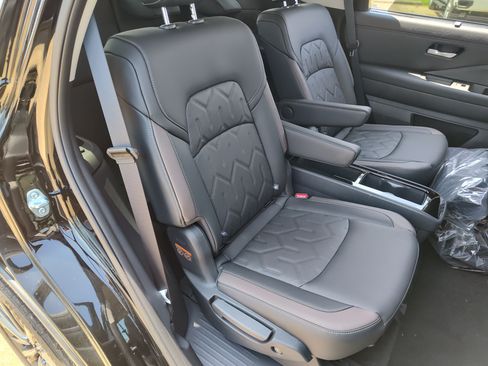 New 2026 Nissan Pathfinder Platinum FWD image 14