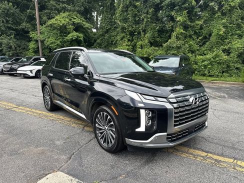 Used 2023 Hyundai Palisade Calligraphy FWD image 4