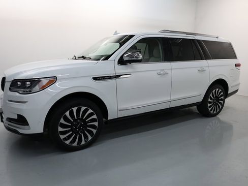 Used 2023 Lincoln Navigator L Black Label image 62