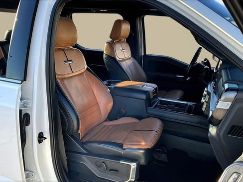 Used 2023 Ford F350 Platinum w/ FX4 Off-Road Package image 7