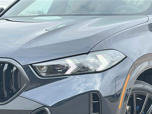 New 2026 BMW X6 xDrive40i w/ Climate Comfort Package image 4
