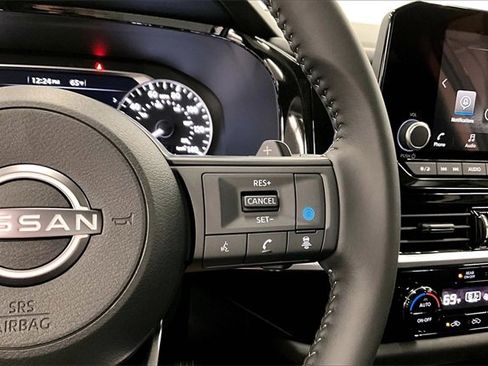 New 2025 Nissan Pathfinder SV w/ Black Appearance Package image 22