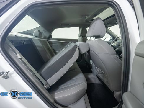 Used 2024 Hyundai Elantra SEL w/ Convenience Package FWD image 36