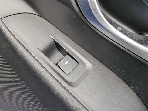 Used 2018 Hyundai Elantra GT image 29