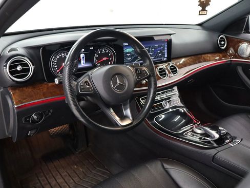 Used 2017 Mercedes-Benz E 300 4MATIC image 21