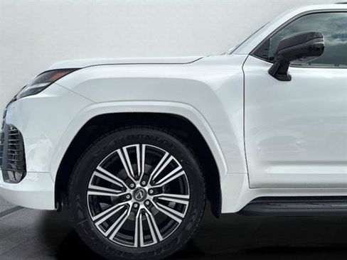 New 2025 Lexus LX 600 4WD w/ Luxury Package image 16