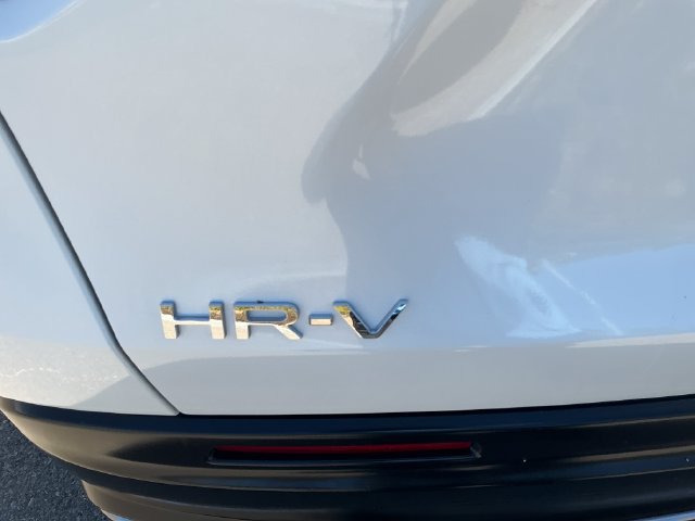 Certified 2025 Honda HR-V Sport image 32