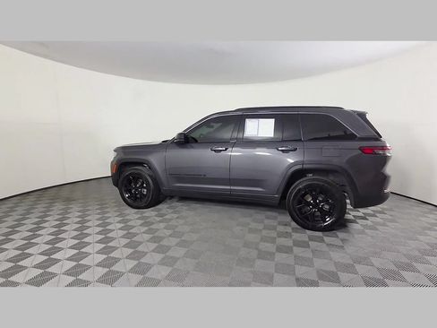 Used 2026 Jeep Grand Cherokee Altitude RWD image 43