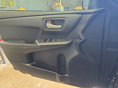 Used 2017 Toyota Camry SE image 27