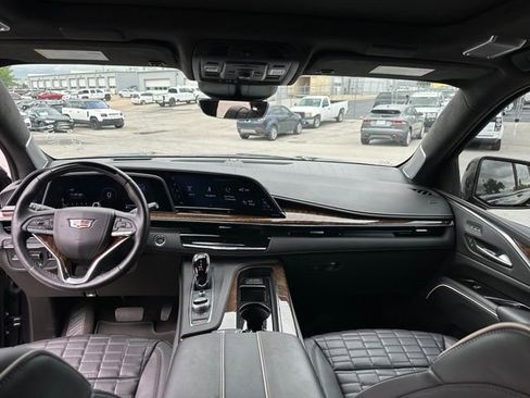 Used 2023 Cadillac Escalade Sport Platinum RWD image 14