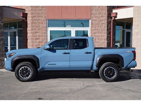 Used 2026 Toyota Tacoma TRD Off-Road image 3