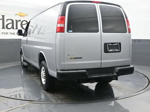 Used 2024 Chevrolet Express 3500 image 31