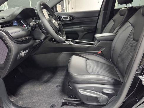 New 2026 Jeep Compass Latitude image 5