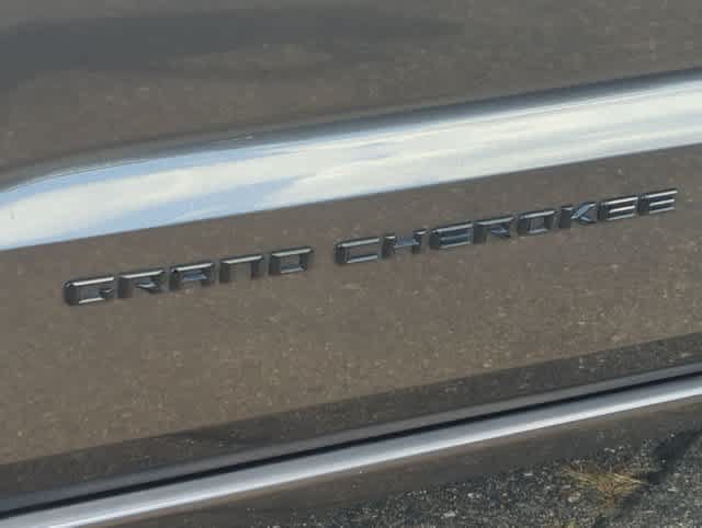 Used 2015 Jeep Grand Cherokee Altitude AWD/4WD image 13