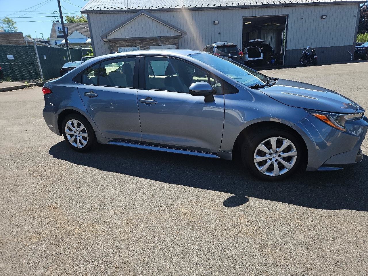 Used 2021 Toyota Corolla LE FWD image 2