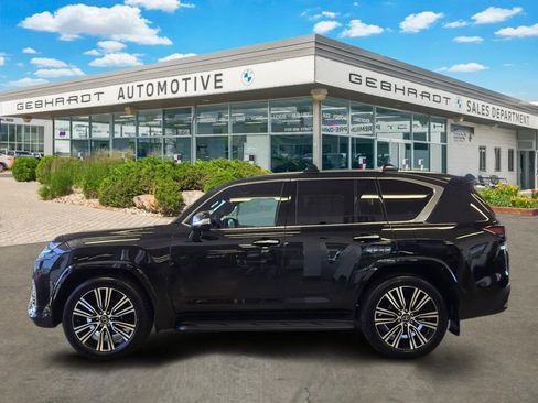 Used 2026 Lexus LX 600 4WD w/ Luxury Package image 4