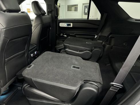 Used 2022 Ford Explorer ST w/ ST Street Pack image 27