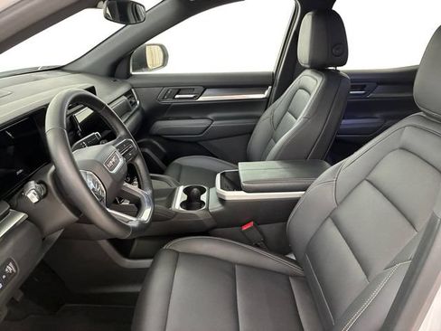 Certified 2026 GMC Terrain Elevation w/ Elevation Premium Package AWD/4WD image 12