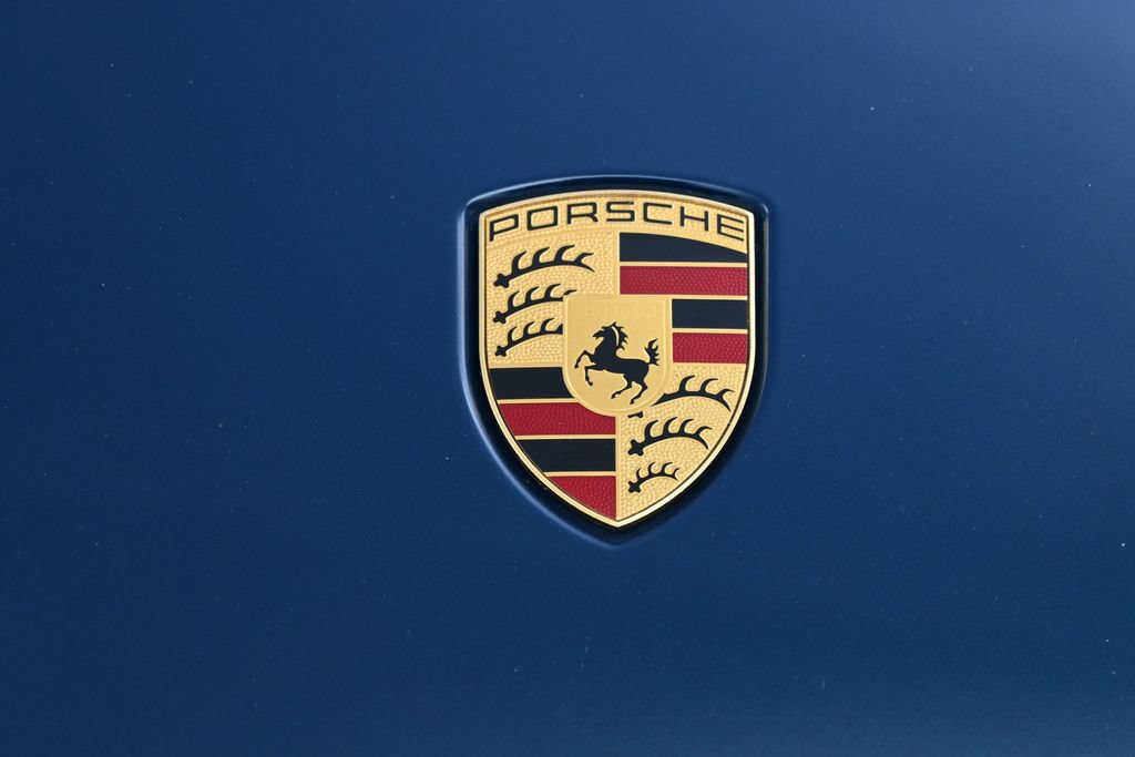 Certified 2024 Porsche Cayenne AWD/4WD image 32