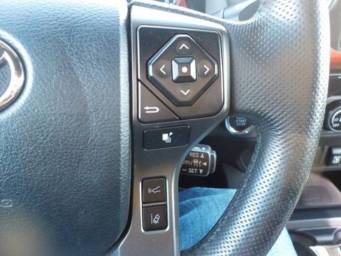 Used 2019 Toyota Tacoma TRD Sport image 20