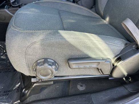 Used 2024 Jeep Wrangler Unlimited Sport AWD/4WD image 19