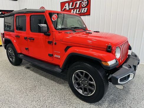 Used 2019 Jeep Wrangler Unlimited Sahara AWD/4WD image 10