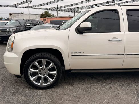 Used 2013 GMC Yukon Denali AWD/4WD image 33