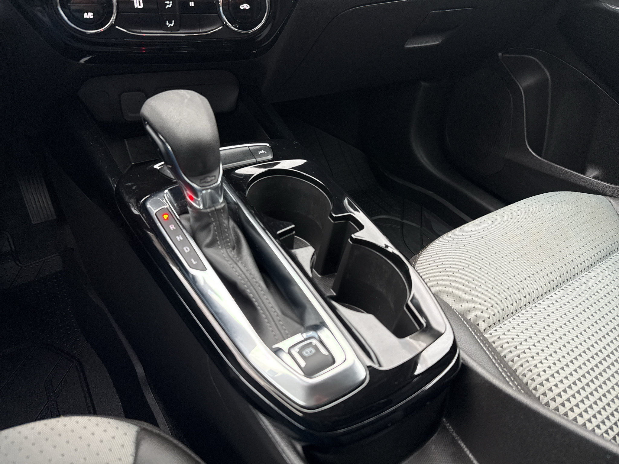 New 2026 Chevrolet Trax LT w/ LPO, Blackout Package FWD image 28