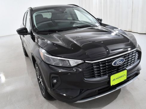 New 2026 Ford Escape SE w/ Class II Trailer Tow Package image 4