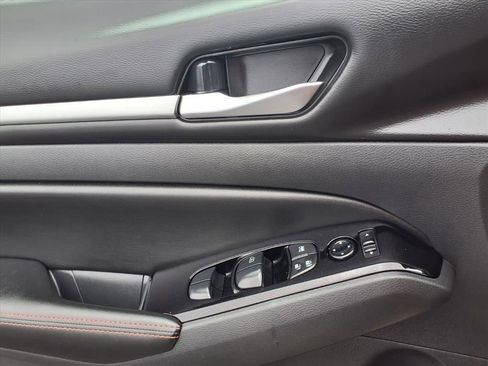 Used 2024 Nissan Altima 2.5 SR image 16