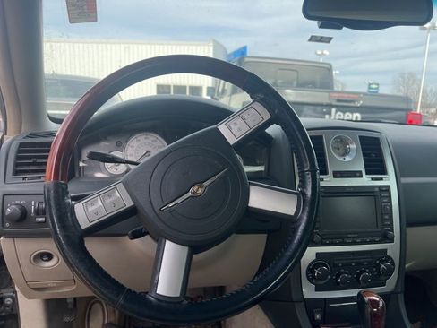 Used 2006 Chrysler 300 C w/ Navigation & Sound Group II image 5