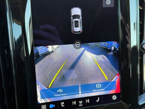 Certified 2023 Volvo XC60 B5 Plus w/ Climate Package image 21